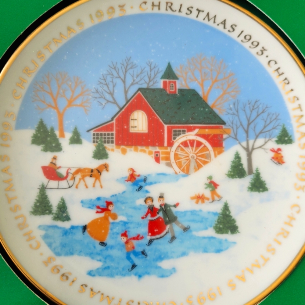Vintage American Greetings 1993 Christmas Keepsake 6" plate New in Box
